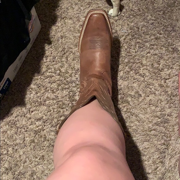 Cowboy boots. - Picture 4 of 5